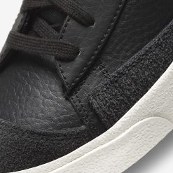 Alternative view of Nike Men's Blazer Mid '77 Vintage Sneakers
