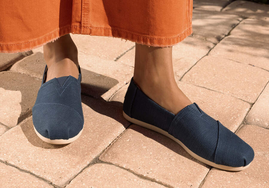 TOMS Women's Majolica Blue Heritage Canvas Classics - Image 5