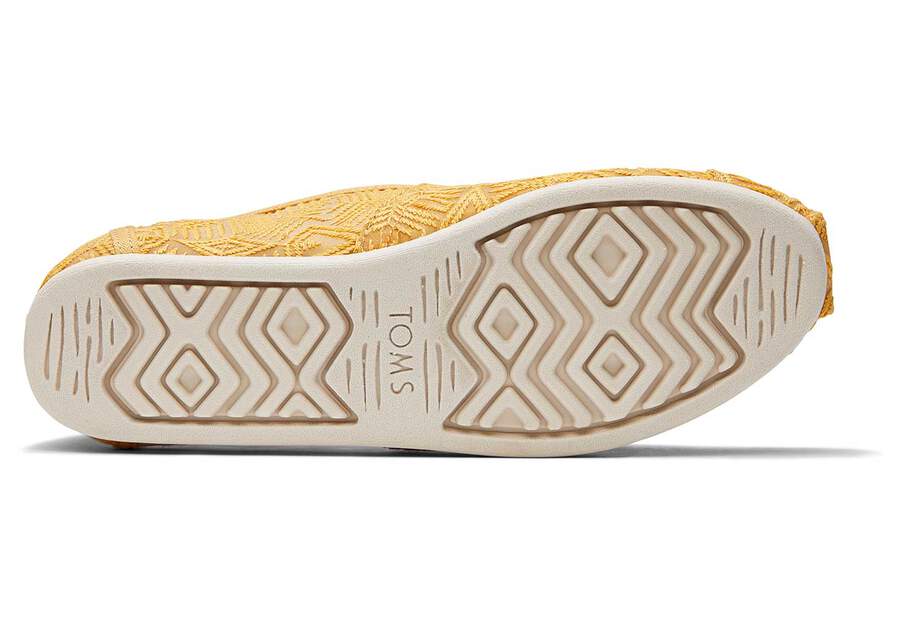 TOMS Women's Golden Yellow Geo Lace Slip-ons - Image 4